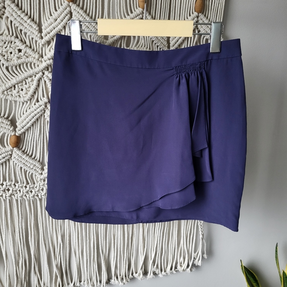 BCBGMAXAZRIA Lighwteight Navy blue Beachy Effortless Capsuls mini skirt